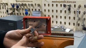 Самоимпрессионная отмычка для вскрытия сейфовых китайских замков сайт: https://medvejatnik.kiev.ua