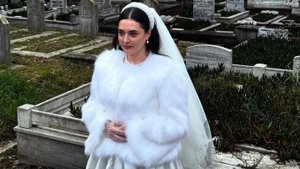 Зажигательный танец от Халита Эргенча и Аслыхан Гюрбюз