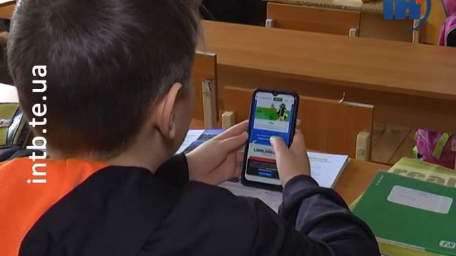 У тернопільських школах відреагували на можливу заборону мобільних телефонів смотреть онлайн