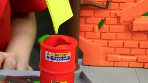 Игрушки Герои в масках и детектив Маша – ищем скейтборд! Игры для детей в детективов