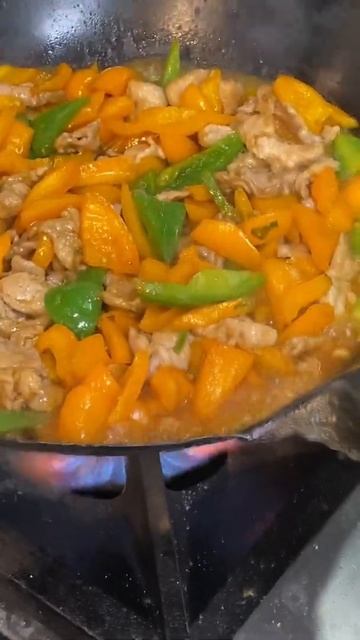 Японский зеленый перец и свинина, обжаренные во фритюре #r128 смотреть онлайн