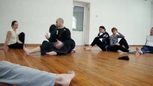 УроКИ (контактной импровизации) часть 6 - упражнение "сохранение поддерживающего толкания"