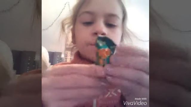 Пробую сладости.😊 смотреть онлайн