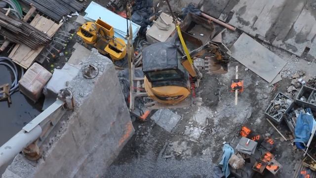 Manitowoc 888 Lifting Cat Mini Excavator смотреть онлайн