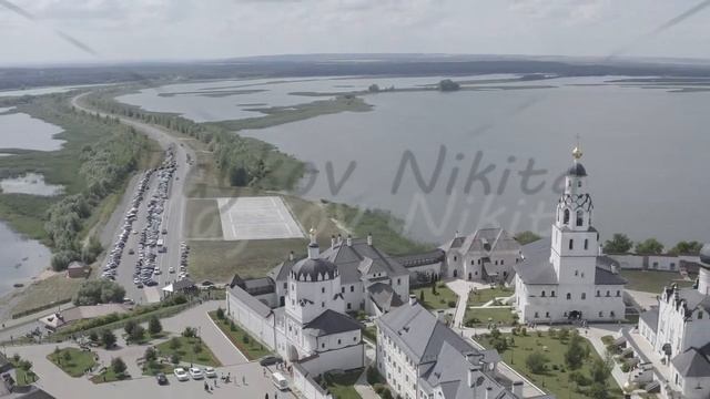 D-Log. Sviyazhsk, Russia. Aerial view of Assumption Cathedral and Monastery of the town-island of S смотреть онлайн