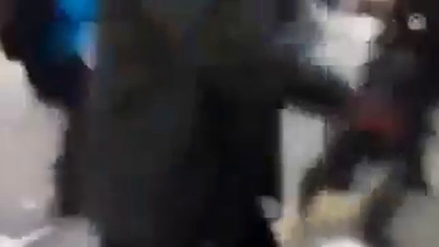 турки в Стамбуле наказали актвистов хочали за обман смотреть онлайн