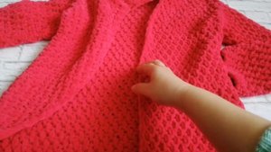 Плюшевый детский кардиган. Необычным узором. Как вязала?