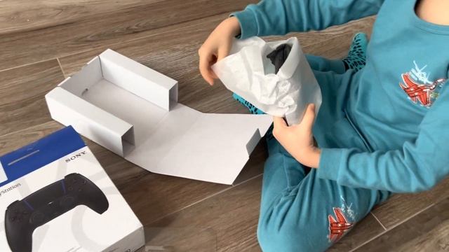 Распаковка джойпада DualSense для PS5 черный, из Розетка, детская распаковка