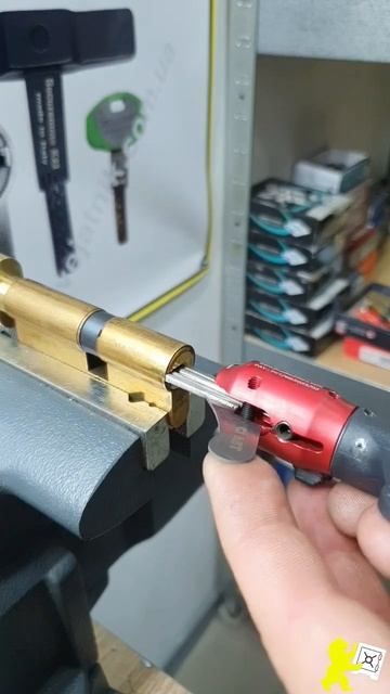 🔥Как открыть замок Cisa Astral Продажа слесарных инструментов +380933008410 🌎 #topolino #cisa смотреть онлайн