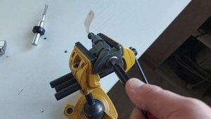 Автомобильная самоимпрессионная отмычка HU66