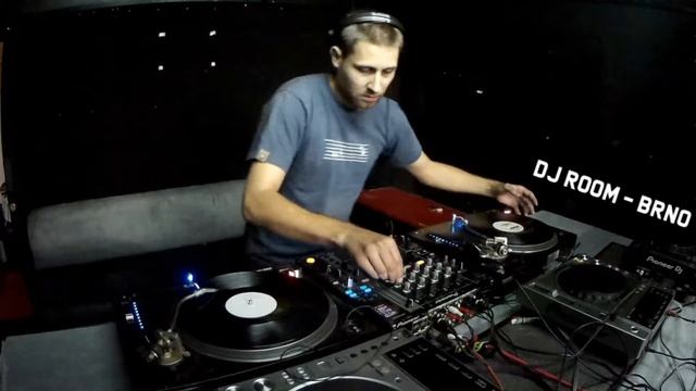 Underfire / Prostor DJs / FAVAL / DJ ROOM / Brno смотреть онлайн