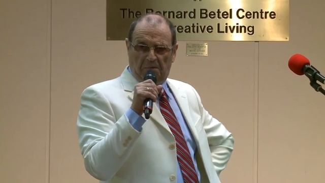 Легенда театра и кино в гостях у Bernard Bethel Centre смотреть онлайн