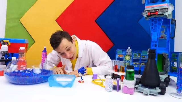 Супер Соник на приеме у Доктора Ой – Игры в доктора игрушек – Видео для детей Мегаклиника