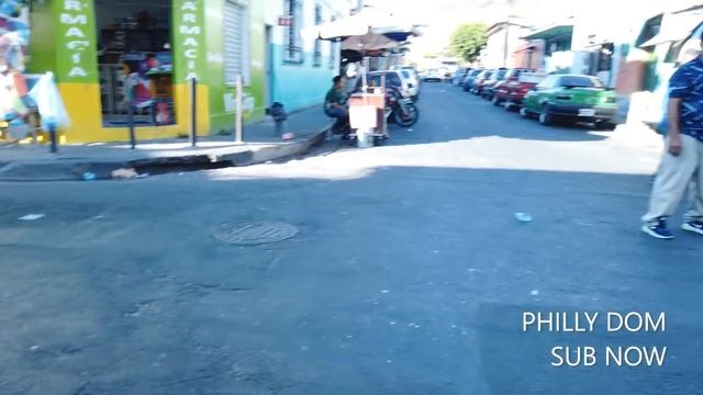 Salvadoran Woman Takes me Into the Real Streets of San Salvador