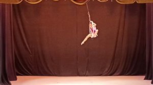 народный цирк романтики город Кушва Валерия Кучерова с номером Гимнастка в кольце