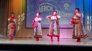 Семейный вокальный ансамбль "Ковано колесо" "Вишня"