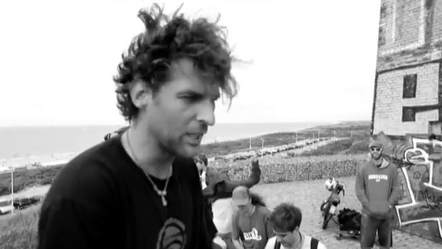 Dreams longboard Jam II (black and white version) смотреть онлайн