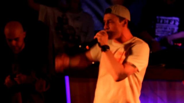 Руставели п.у. White Hot Ice - На сердце боль, взгляд смотрит в небо (Live) смотреть онлайн