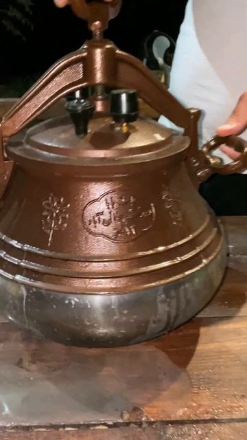 Cooking lamb in an Afghan cauldron / готовим баранину в Авганском казане #shorts
