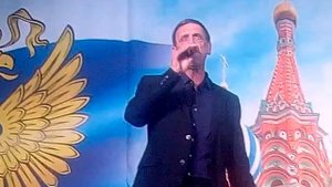 Поёт Александр Завьялов. "Не плачь".
