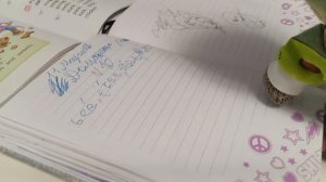 Басик рисует мопсика закрытыми глазами 😄Басик делает уроки