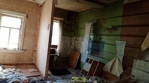 Брошенный дом посреди деревни//куда подевались жители.