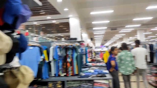 Visiting Nepal's biggest supermarket BHATBHATENI in EID || BHATBHATENI ITAHARI смотреть онлайн