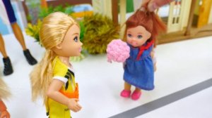 Первое сентября в школе Барби! Штеффи идет в первый класс. Видео для девочек с Barbie про школу