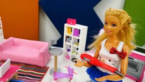 Кукла Штеффи заболела? Новые серии Барби. Смешные видео про школу для девочек