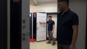 Обзор на входную дверь Бостон бетон снежный