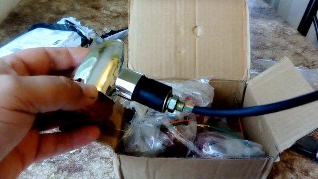Вскрытие китайской посылки. Пришли поворотники на мотоцикл!