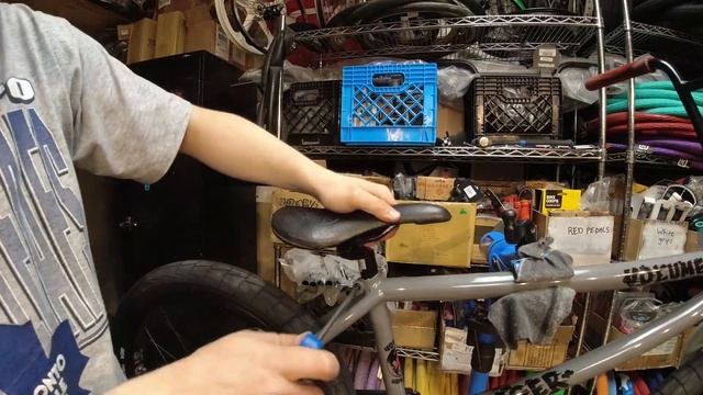 VOLUME VOYAGER "JARREN BARBOZA" FRAME BUILD @ HARVESTER BIKES смотреть онлайн