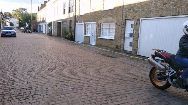 Ma première fois sur ma moto ! смотреть онлайн