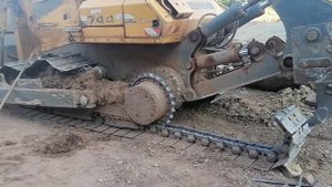 Разрыв  гусянки на бульдозере.