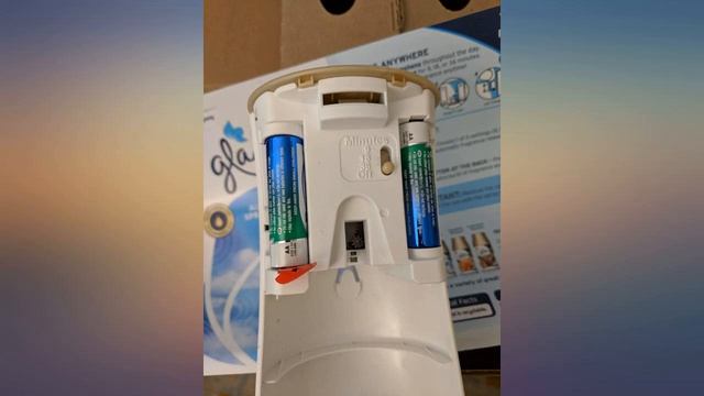 Glade Automatic Spray Holder Starter Kit, Air Freshener Spray & Refills, Clean review смотреть онлайн