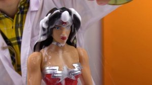 Игры с доктор Ой - Супергерои у Доктора Ой: увеличиваем Супермена