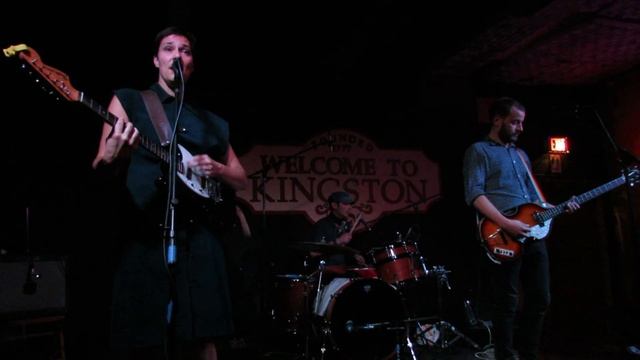 Laetitia Sadier - Dry Fruit (Live) смотреть онлайн