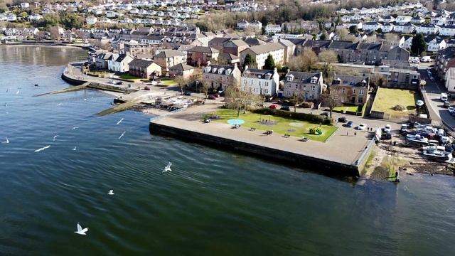 Cardwell Bay Gourock 4k смотреть онлайн