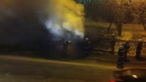 Горит автомобиль. Мурманск