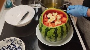 Желе с ягодами в арбузе! необычно и очень вкусно! #гостинапороге#десерты#быстрыерецепты