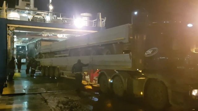 Два дебила это сила или как сэкономить на пароме смотреть онлайн