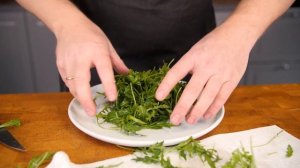 Салат с рукколой и ростбифом на газовом гриле