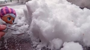 Куклы ЛОЛ гуляют - Видео с куклами. Шоу Ох уж эти куклы!