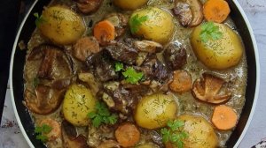 Говядина с белыми грибами и картофелем