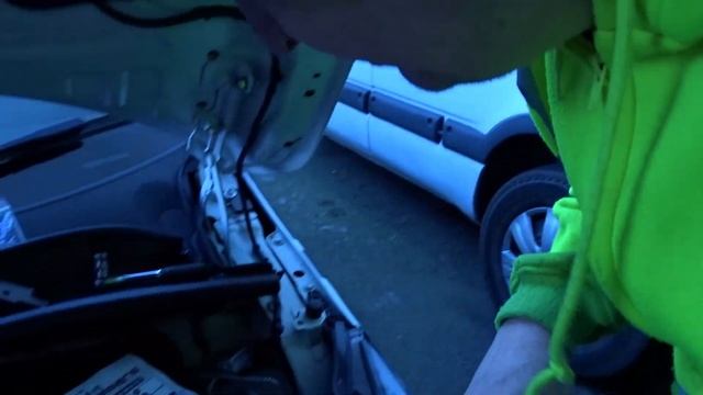 How To Fit Corsa E Gas Struts! смотреть онлайн