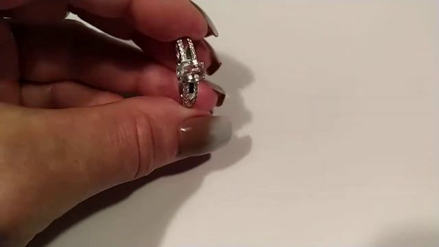Кольцо с натуральным александритом 1.15 ct Размер 17.75 Серебро 925