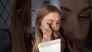 НОВИНКА Faberlic Стойкая двухсторонняя подводка-маркер со штампом для стрелок арт 56765