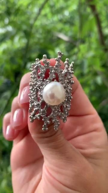 Кольцо изготовлено из серебра 925 пробы Вес кольца 19.10 гр.  Размер кольца 18.25 смотреть онлайн