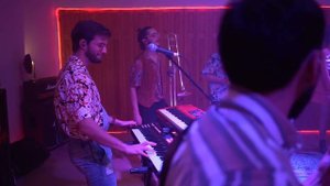 Cumbia Club - De Lejos ft. Loli Molina