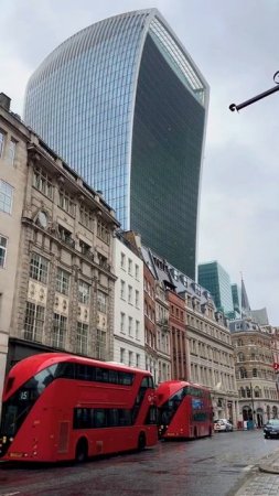 London Buses #london #uk #bus #shorts #rain